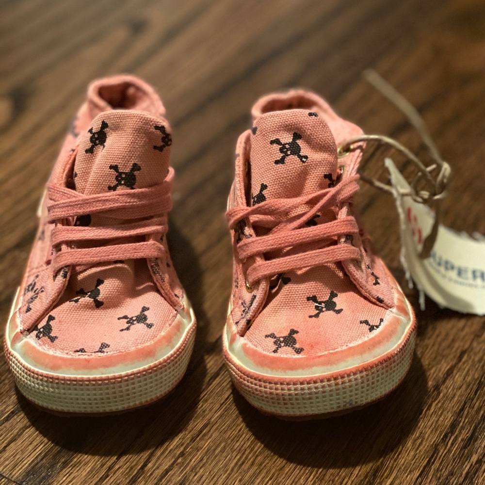 Brand new never been worn Superga size 24 (8) Kids